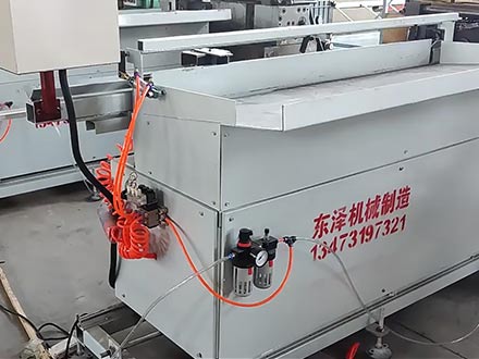 2023年6月14日鹽城市時(shí)堰鎮(zhèn)不銹鋼螺桿滾絲機(jī)自動(dòng)上料